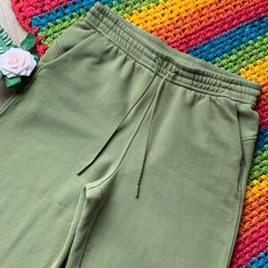Lululemon Loungeful High-Rise Wide-Leg Cropped Pant